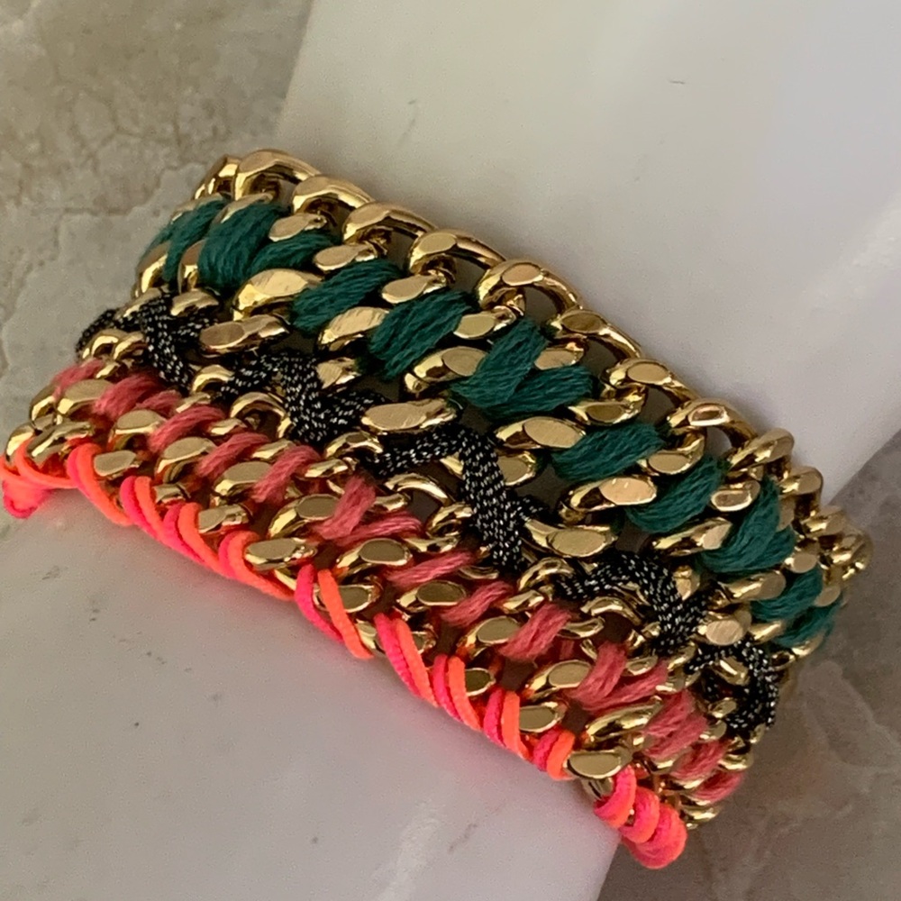 Victoria's Secret Limited Edition Braided
Fabric Chain Bracelet with Wings Tag